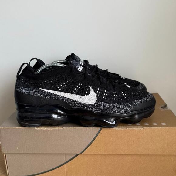 Nike Air Vapormax Flyknit Oreo Men Sneakers - SZ 7.5 main image 11